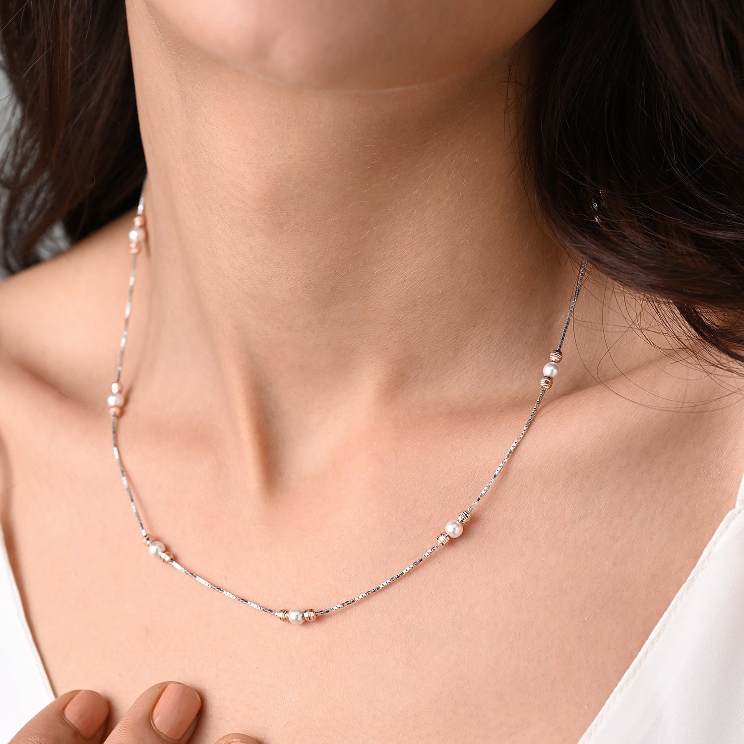 Inara 925 Silver Two-Tone Pearl Station Necklace