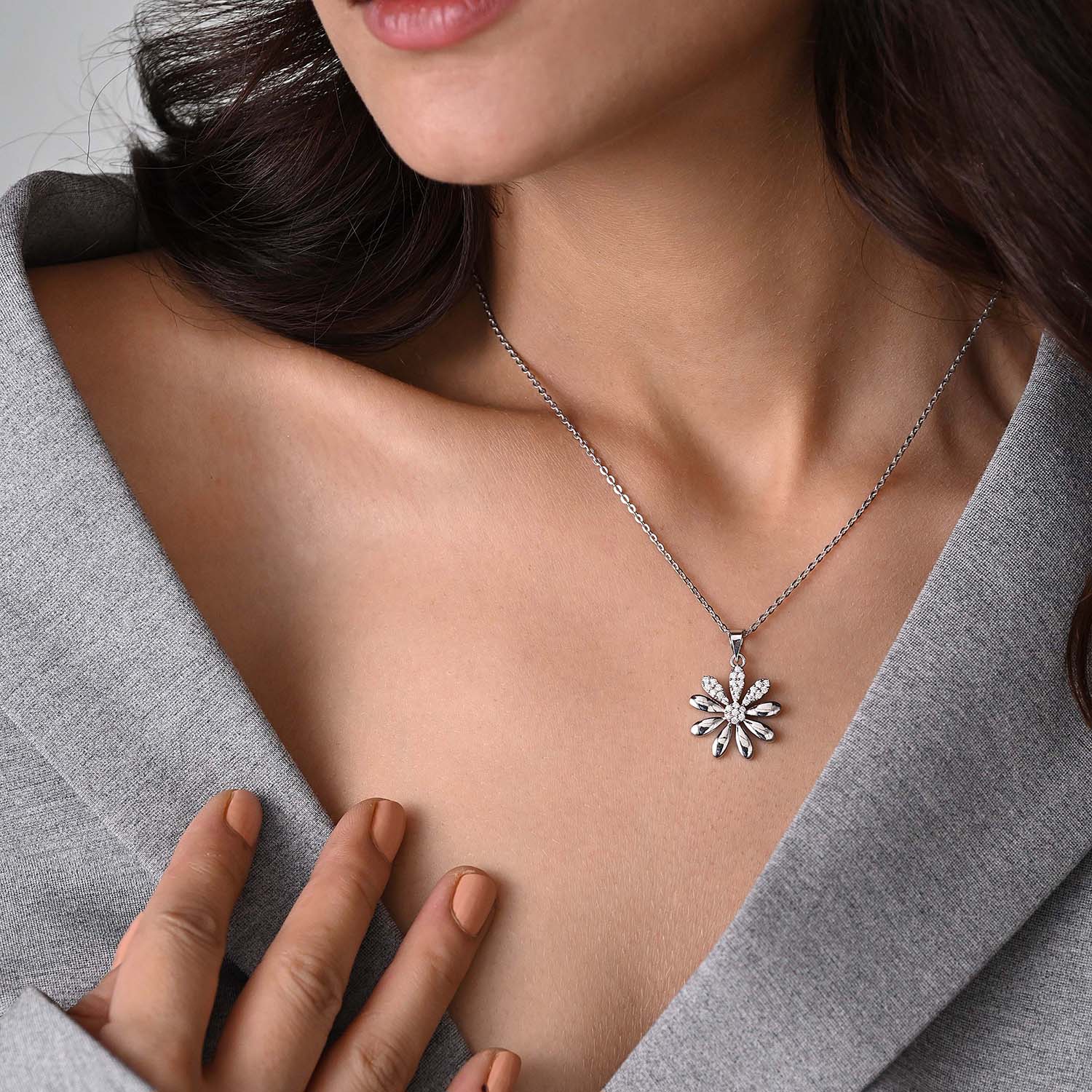 Mogra 925 Silver Daisy Pendant with Chain